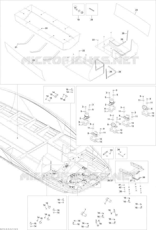 COQUE INFéRIEURE ET ÉCHELLE
